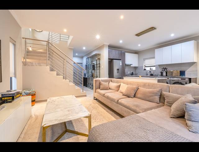 3 BEDROOM HOUSE FOR SALE IN BRYANSTON